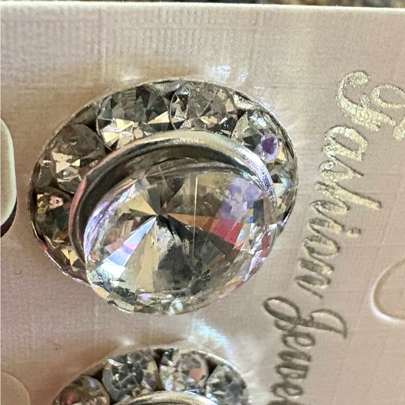 NWT, Fashion Jewelry Silver Crystal Stud Earrings - Picture 3 of 3